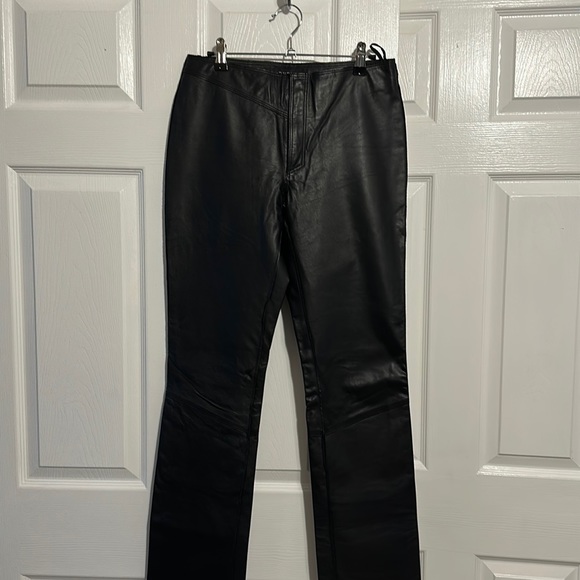 Guess leather straight leg pants Size 4 - Picture 2 of 6